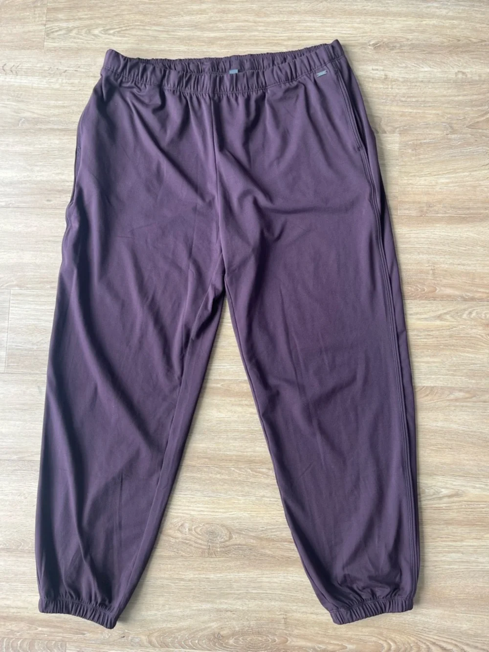 Vuori Halo Modern Sweatpants Plum Raisin DreamKnit Jogger Lounge Athleisure XL